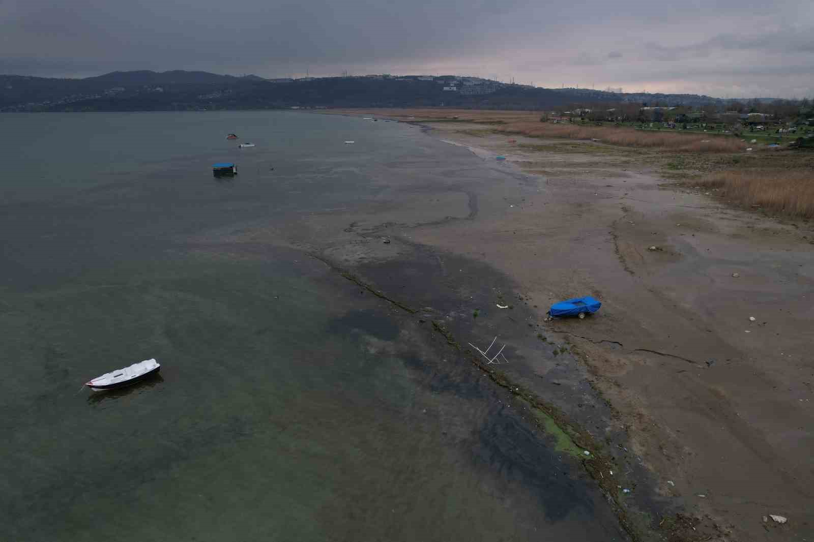 Yağışlar Sapanca Gölü’nde seviyeyi artırdı ancak risk hala devam ediyor
Yağışlar Sapanca Gölü’nde seviyeyi artırdı ancak risk hala devam ediyor