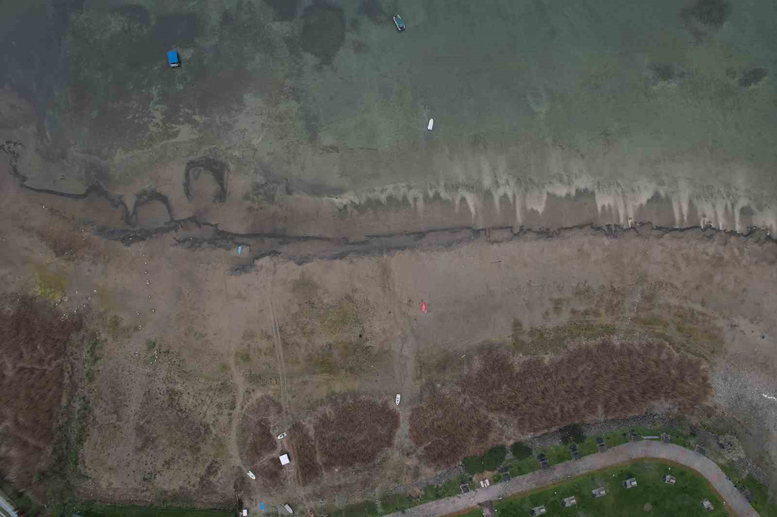 Yağışlar Sapanca Gölü’nde seviyeyi artırdı ancak risk hala devam ediyor
Yağışlar Sapanca Gölü’nde seviyeyi artırdı ancak risk hala devam ediyor