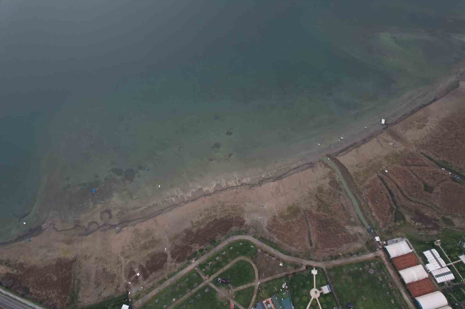 Yağışlar Sapanca Gölü’nde seviyeyi artırdı ancak risk hala devam ediyor
Yağışlar Sapanca Gölü’nde seviyeyi artırdı ancak risk hala devam ediyor