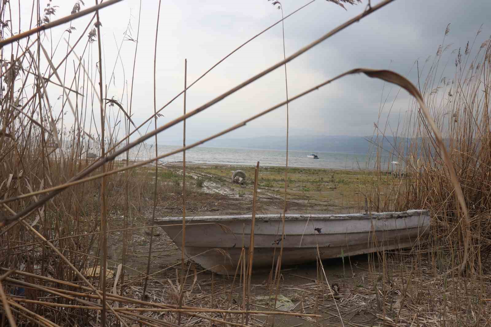 Yağışlar Sapanca Gölü’nde seviyeyi artırdı ancak risk hala devam ediyor
Yağışlar Sapanca Gölü’nde seviyeyi artırdı ancak risk hala devam ediyor