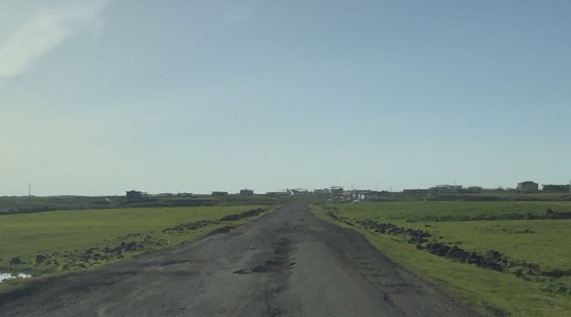 Yağışların ardından yollar köstebek yuvasına döndü
