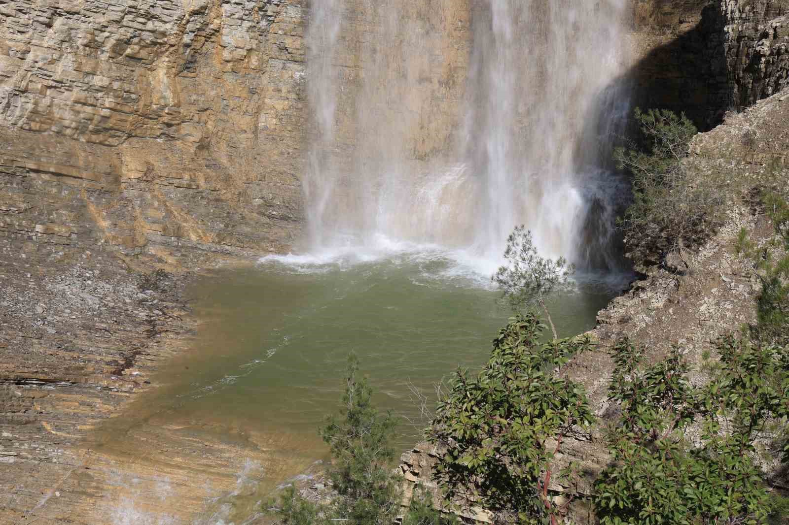 Yağışlarla yeniden çağladı, doğaseverlerin rotasına girdi
