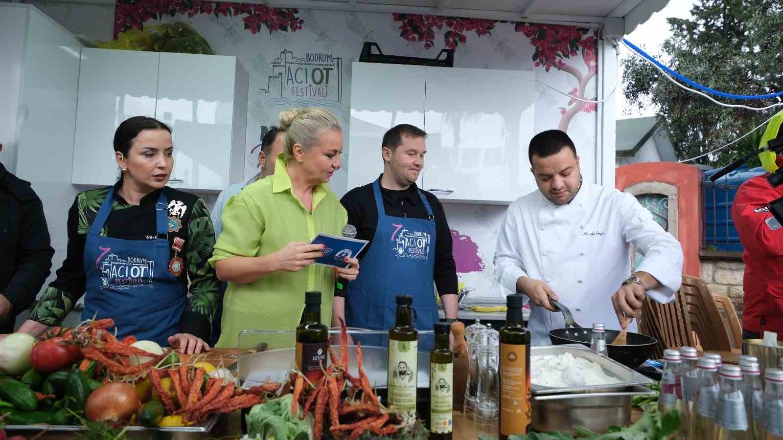 Yağmur dinlemediler: Bodrum Acı Ot Festivali’ne ziyaretçi akını
