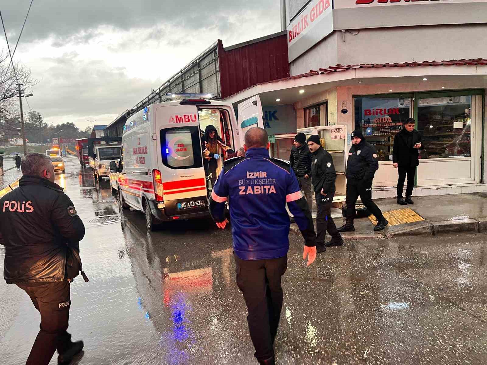 Yağmur suları yükseldi, çayda mahsur kalan vatandaşı itfaiye kurtardı
