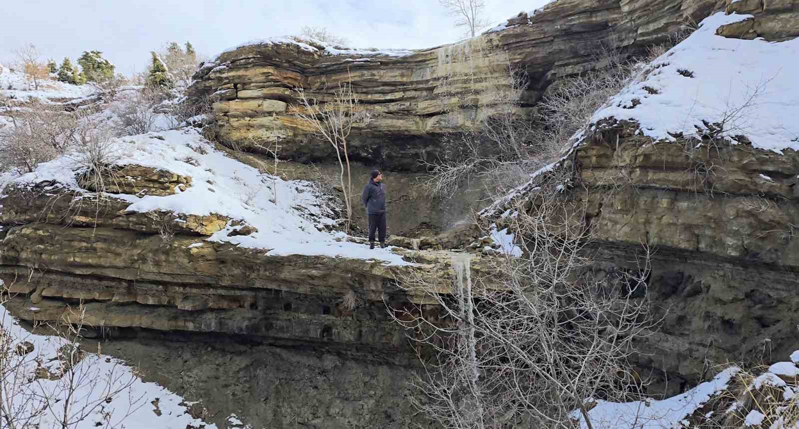 Yağmur ve kar, Harput’ta doğal şelaleler oluşturdu
