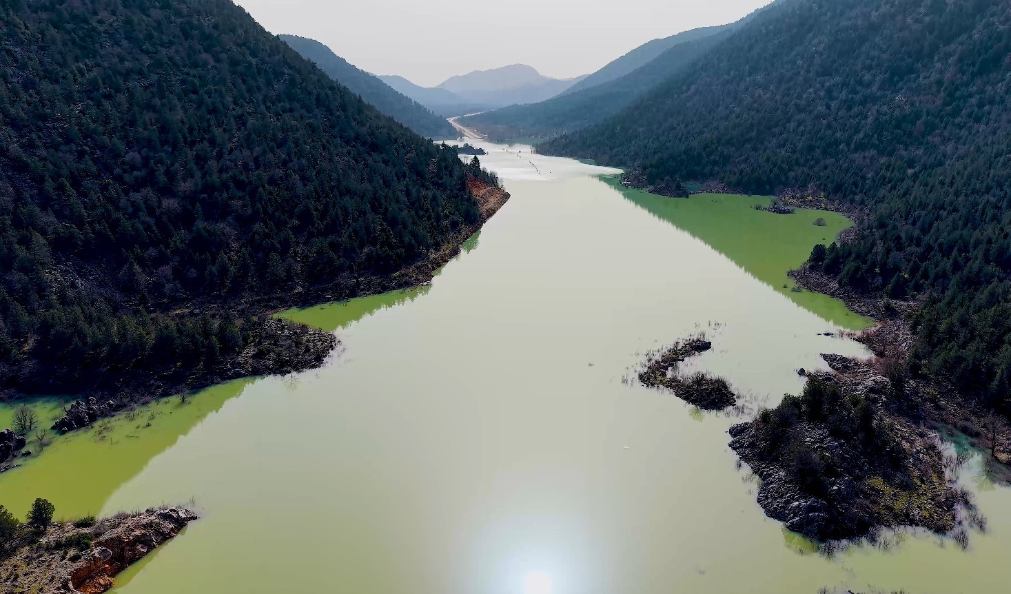 Yağmur ve sel sularının kapattığı Antalya-Konya Kara yolunda sular henüz çekilmedi
