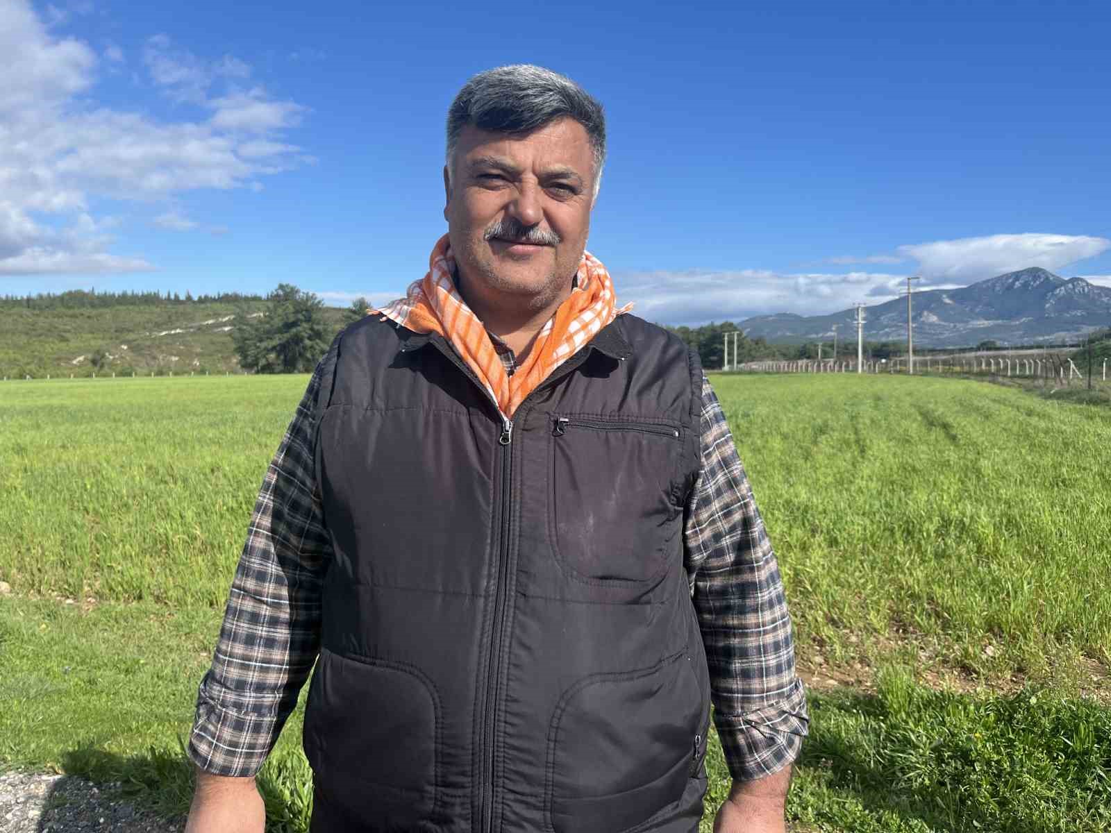 Yağmurdan çamura dönen tarlalarda çiftçi çözümü dronda buldu
