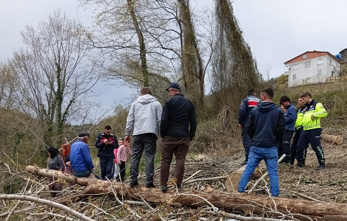 Yakakent’te traktör devrildi, sürücü yaralandı
