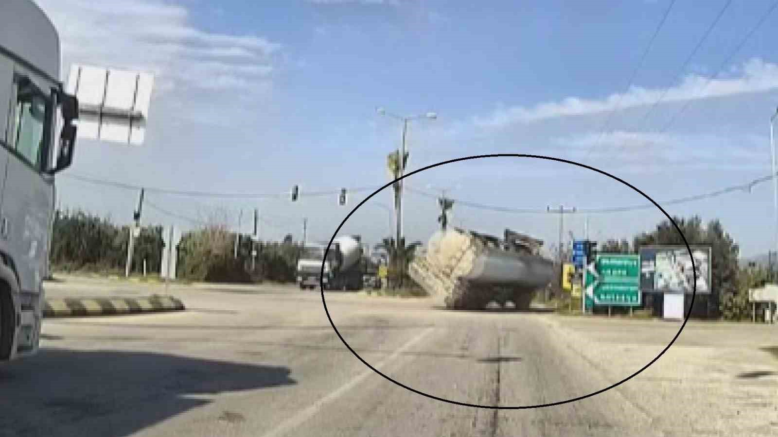 Yakıt yüklü tankerin portakal bahçesine uçtuğu anlar araç kamerasında
