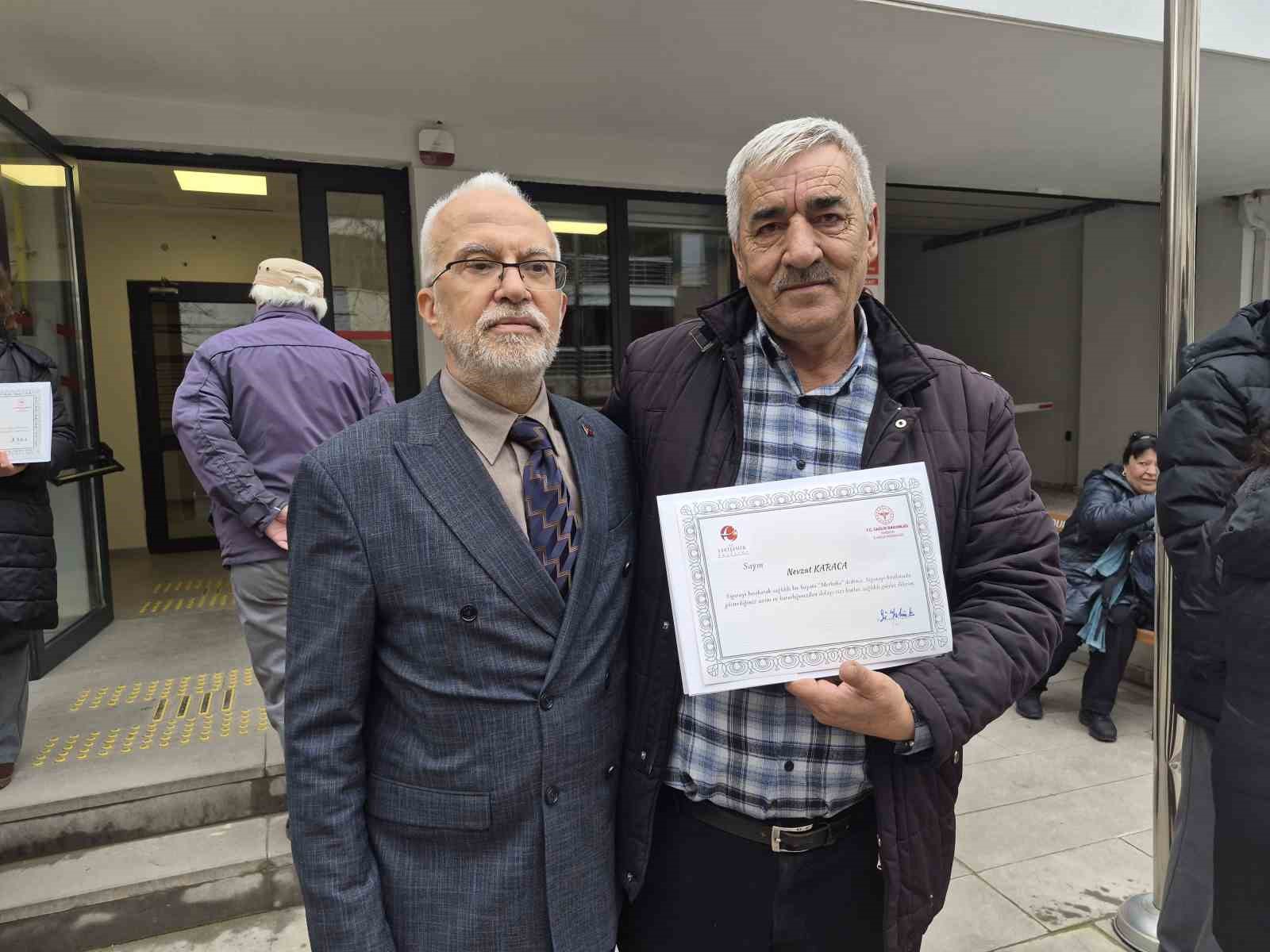 Yaklaşık 40 yıldır içtiği sigarayı 1 haftada bıraktı
