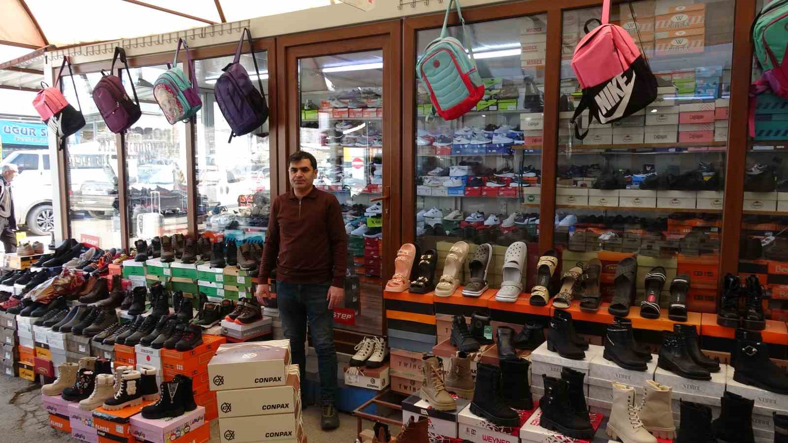 Yaklaşık 95 yıl önce üretimine başlanan "kara lastik" ilgi görmeye devam ediyor
