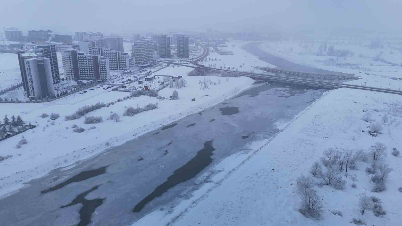 Yakutistan değil Sivas: Termometreler eksi 22 dereceyi gösterdi, şehirde hayat dondu
