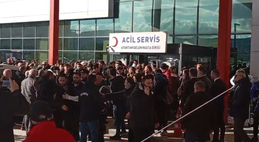 Yalova Devlet Hastanesi’nde vatandaşların tepkisi görüntülere yansıdı
