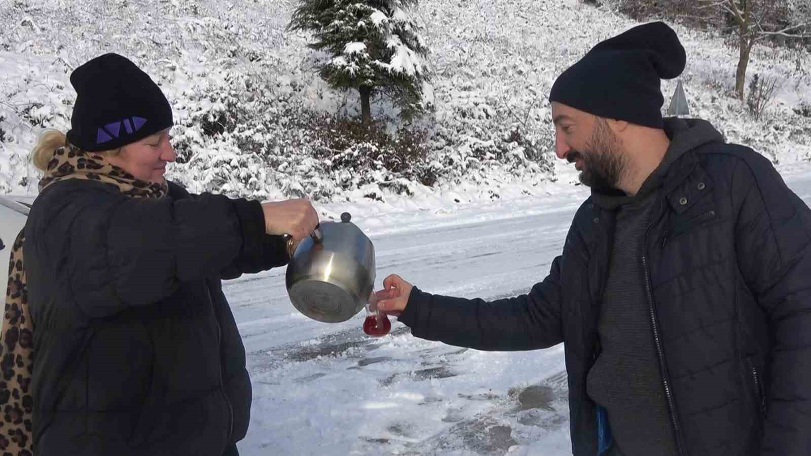 Yalova yeni yılı karla karşıladı
