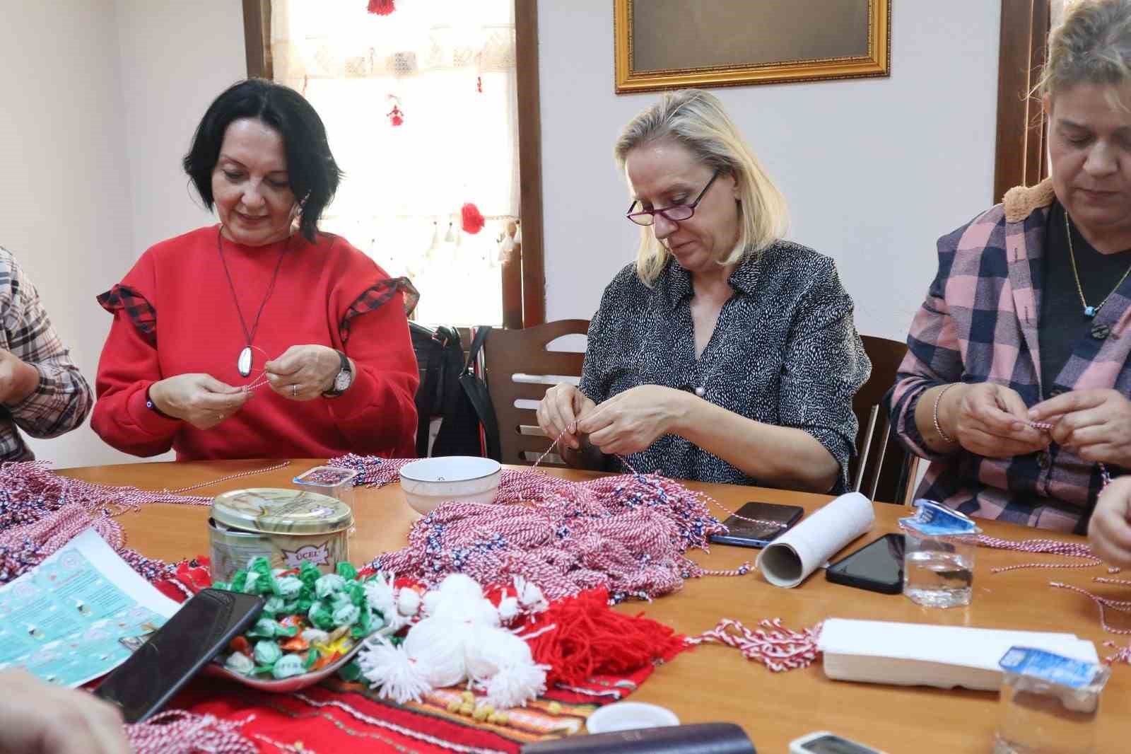 Yalova’da Balkan geleneği "marteniçka" yaşatılıyor
