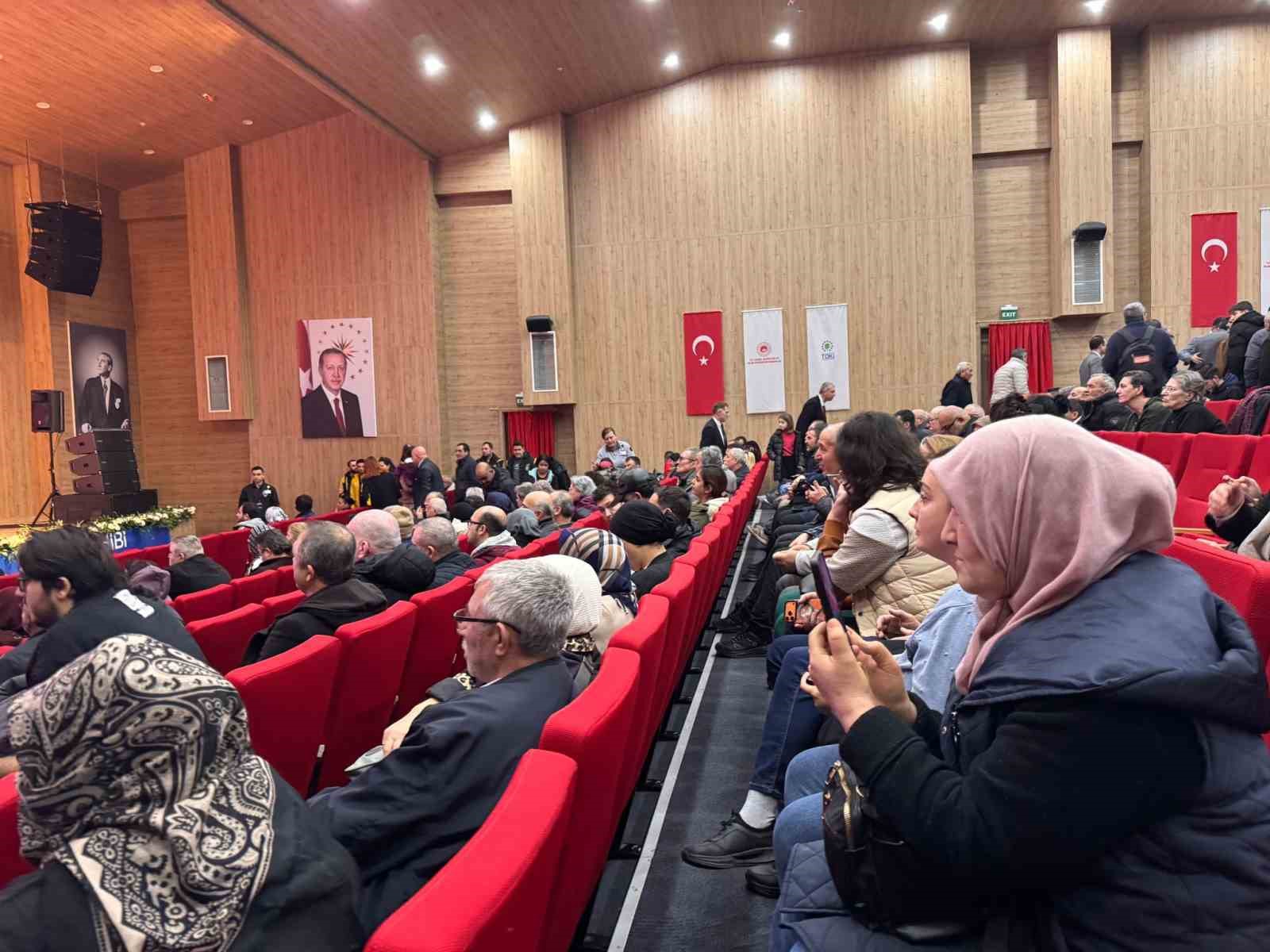 Yalova’da bin 805 TOKİ konutunun kura çekimi yapıldı
