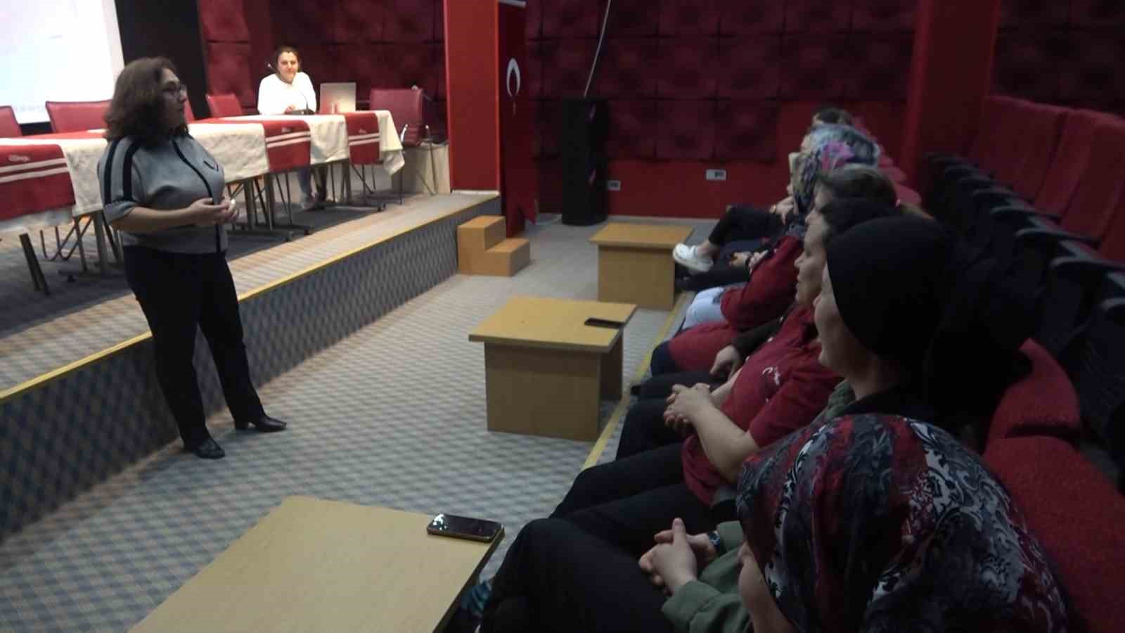 Yalova’da "Emzirme Danışmanlığı ve Ulusal Değerlendirici Sağlık Personeli Eğitimi"
Yalova’da "Emzirme Danışmanlığı ve Ulusal Değerlendirici Sağlık Personeli Eğitimi"