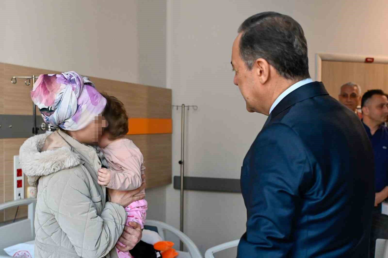 Yalova’da komşu kavgasında 14 aylık bebeği hastanelik ettiler
Yalova’da komşu kavgasında 14 aylık bebeği hastanelik ettiler