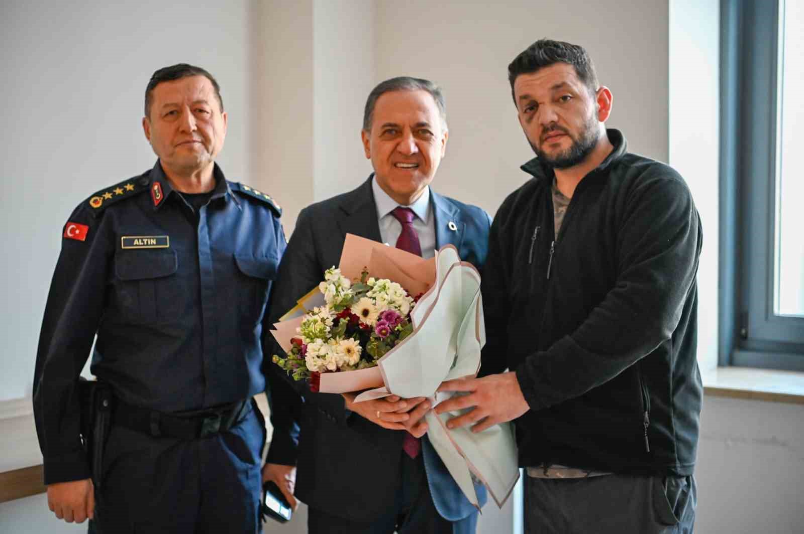 Yalova’da komşu kavgasında 14 aylık bebeği hastanelik ettiler
Yalova’da komşu kavgasında 14 aylık bebeği hastanelik ettiler