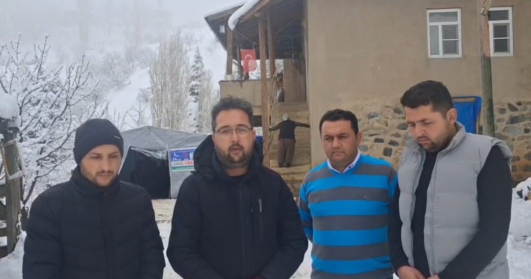 Yalova’da silahlı saldırıda ölen avukat, Kahramanmaraş’ta toprağa verildi
Yalova’da silahlı saldırıda ölen avukat, Kahramanmaraş’ta toprağa verildi