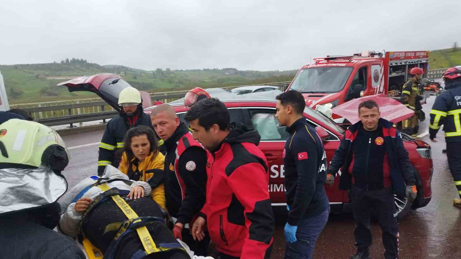 Yalova’da tır otomobille çarpıştı: 4 yaralı
