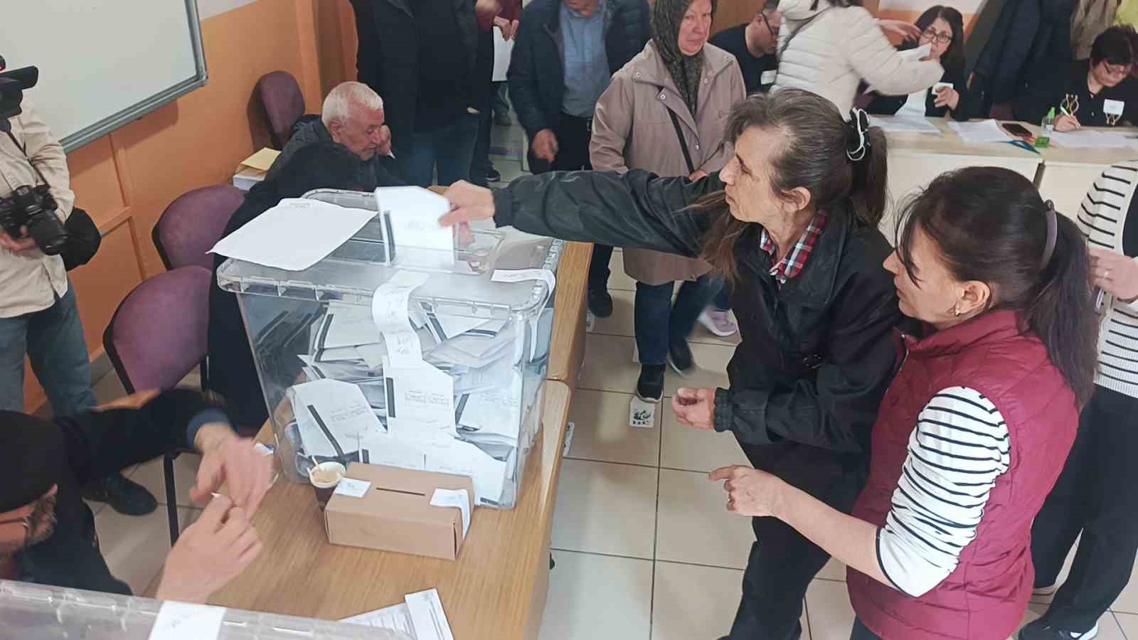 Yalova’da yaşayan Bulgaristan vatandaşları sandık başında
