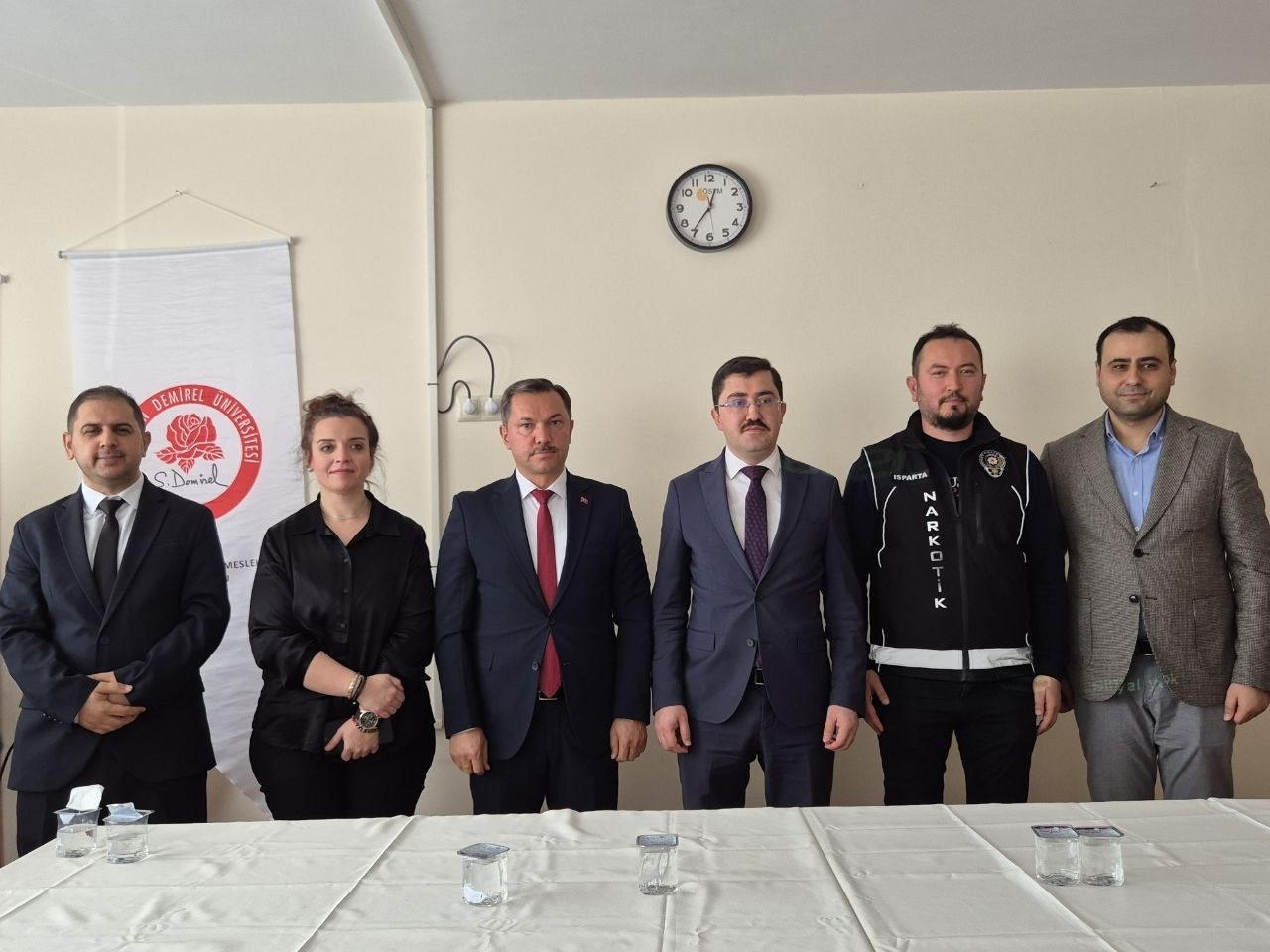 Yalvaç’ta bağımlılıkla mücadele panelinde toplumsal farkındalık mesajı verildi
