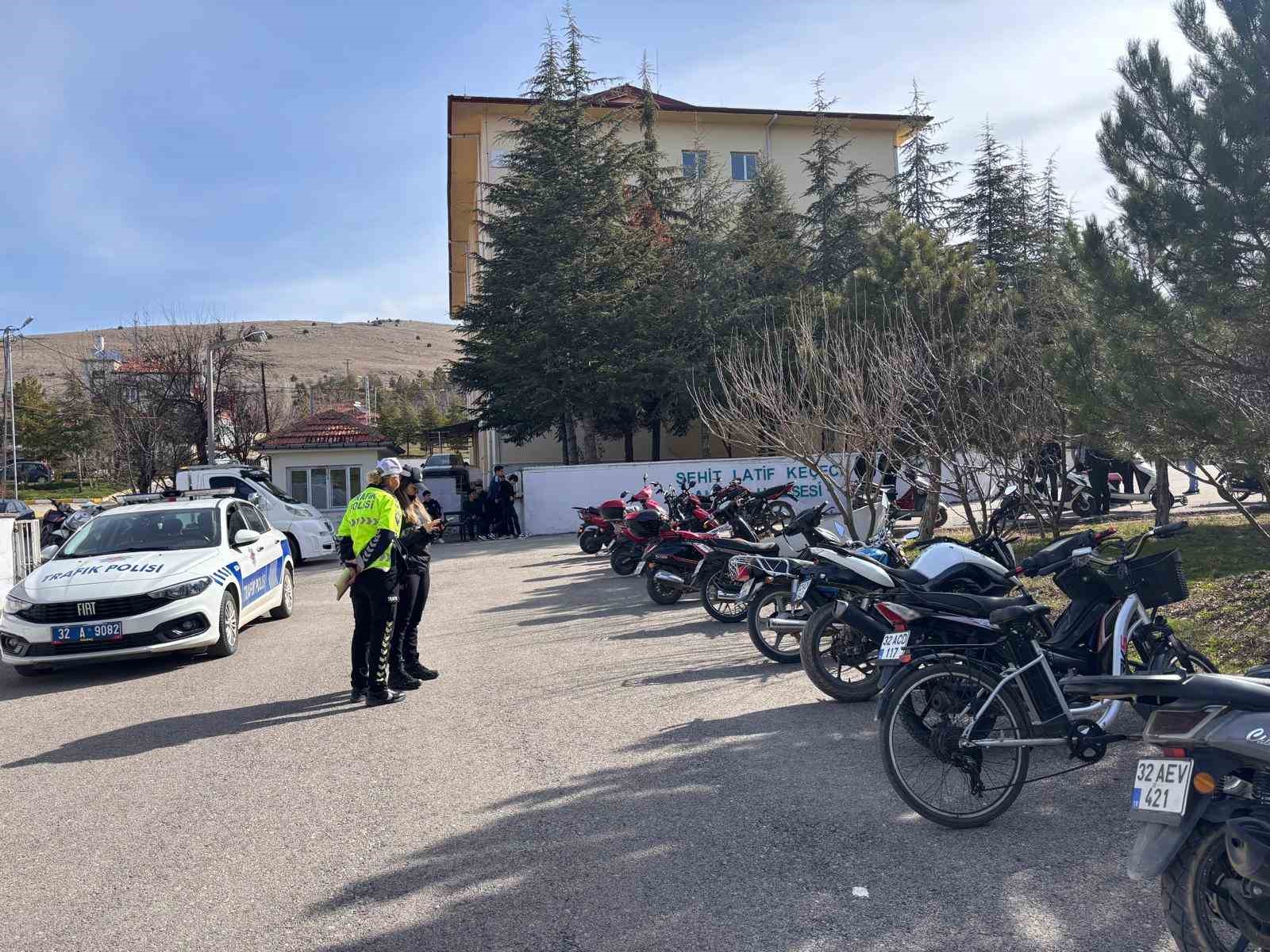 Yalvaç’ta son 1 haftada 311 araç kontrol edildi
