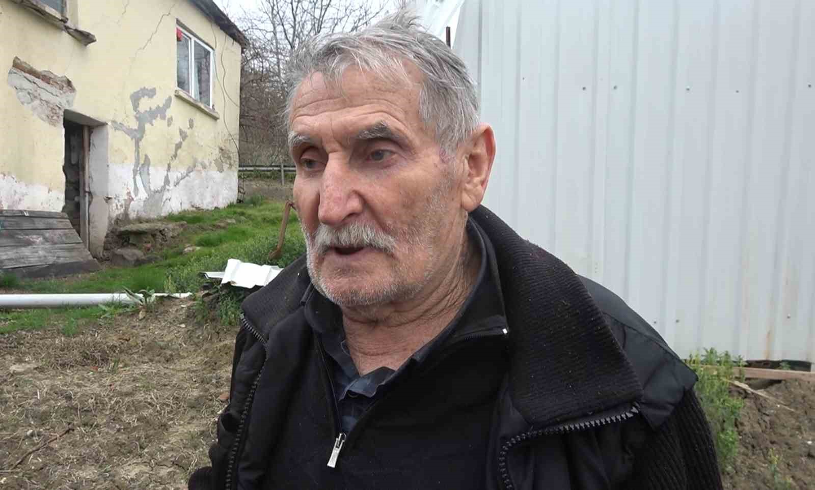 Yan parseldeki inşaat nedeniyle evsiz kaldılar
