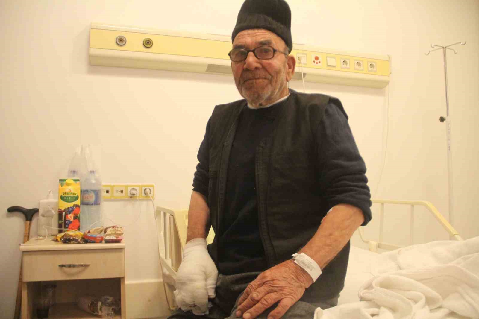 Yanan evinin önünde kedisine sarıldığı fotoğrafla tanınan Ali Meşe vefat etti
