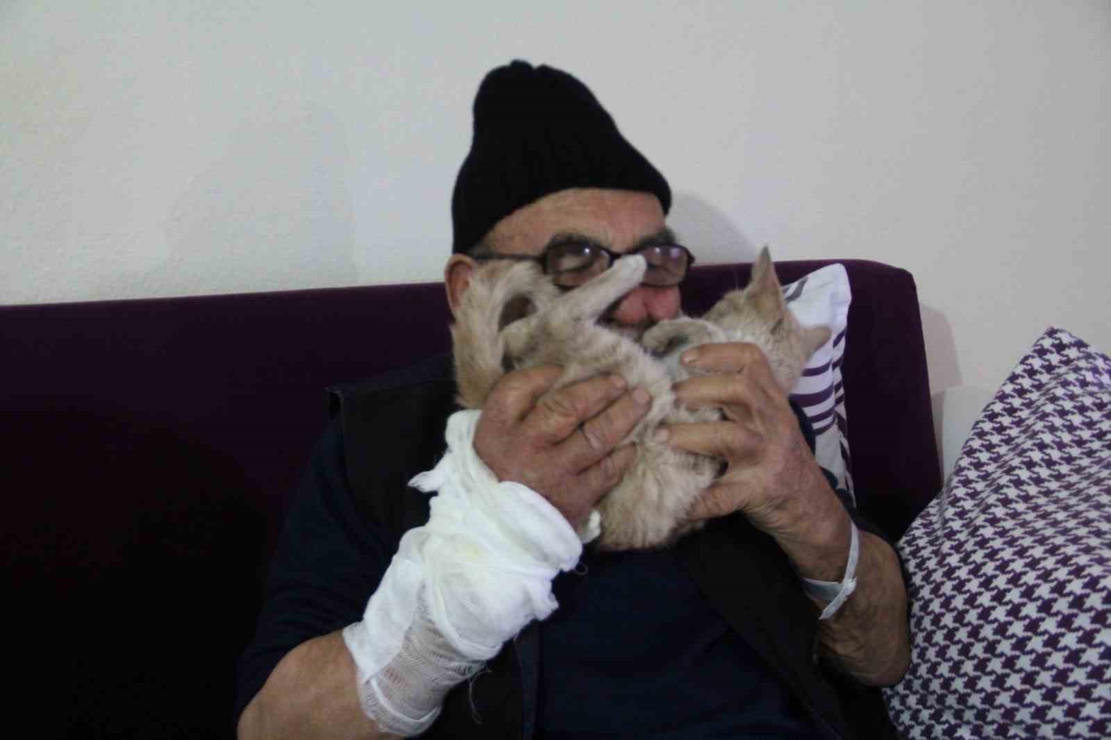 Yanan evinin önünde kedisine sarıldığı fotoğrafla tanınan Ali Meşe vefat etti
