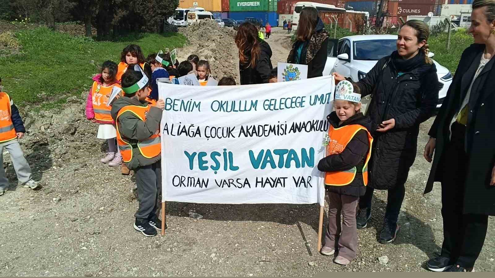 Yanan sahada geleceğe nefes: Aliağa’da yeni orman için ilk fidanlar dikildi
