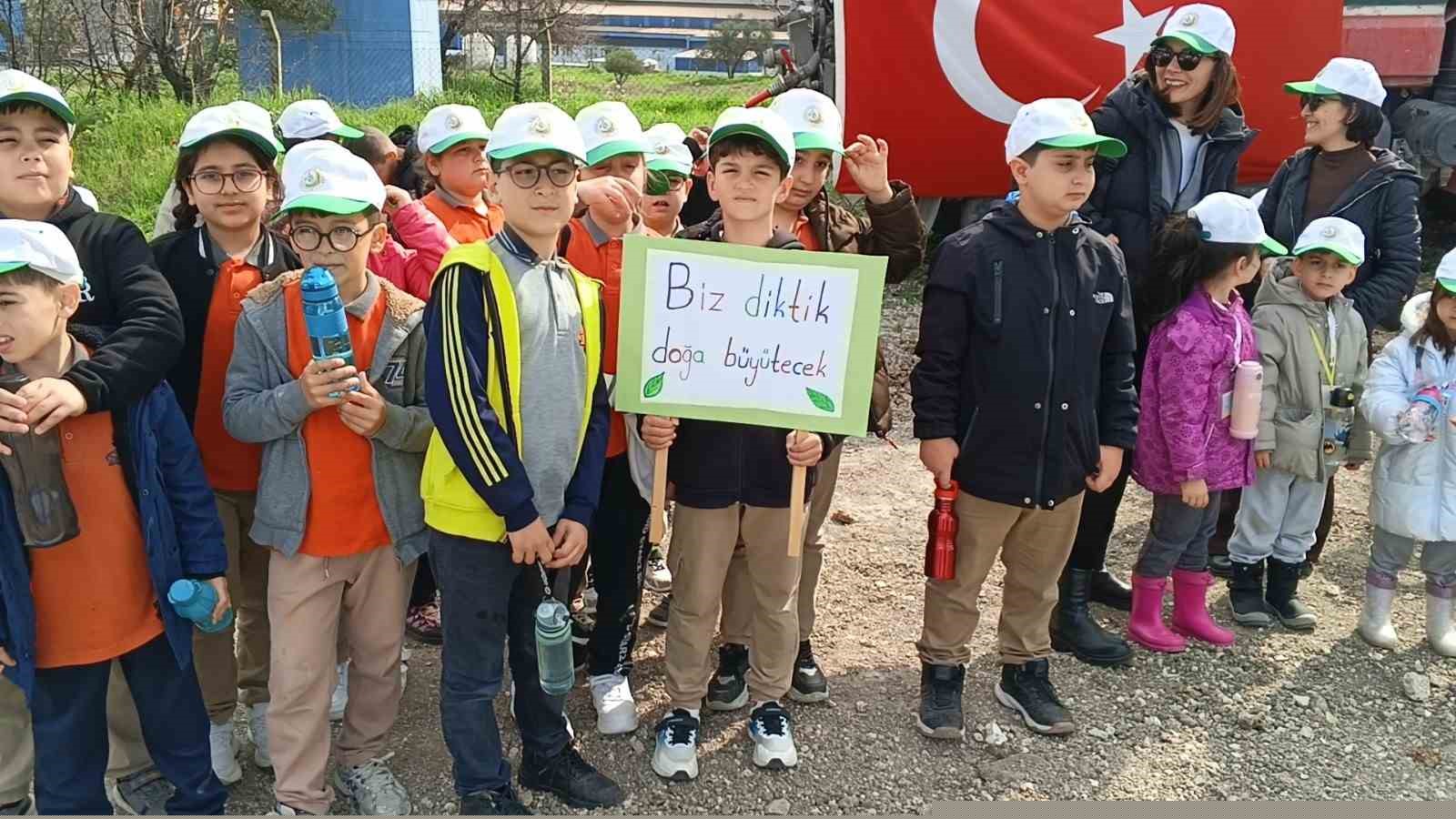 Yanan sahada geleceğe nefes: Aliağa’da yeni orman için ilk fidanlar dikildi

