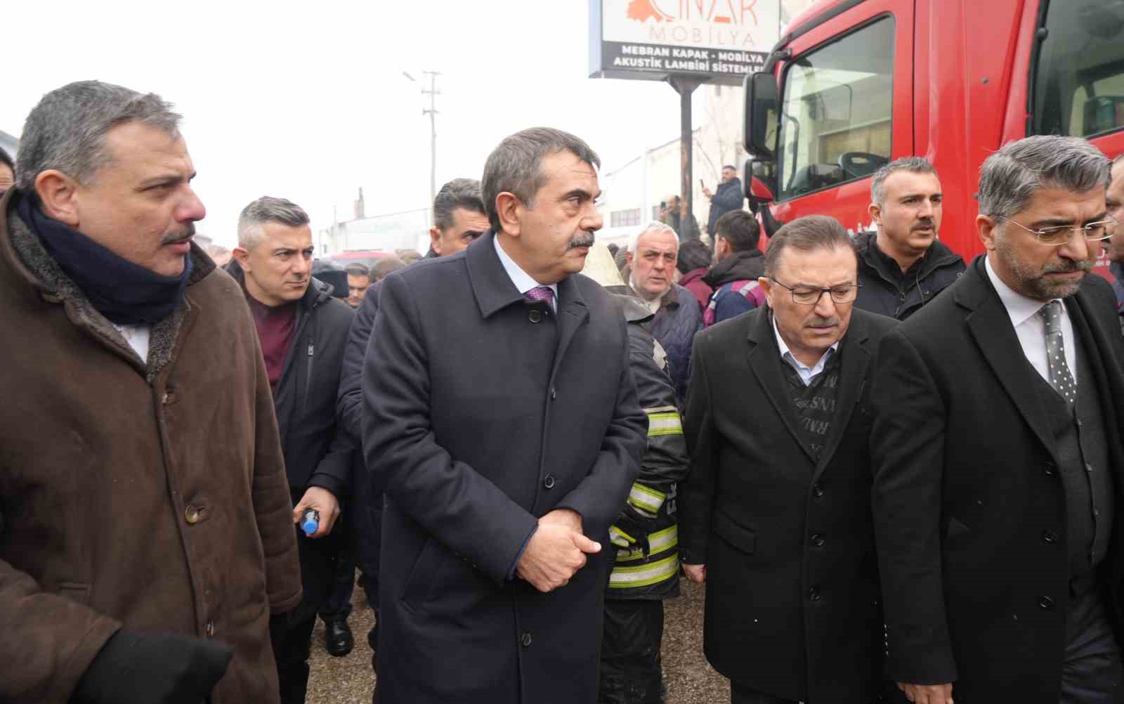 Yangında ölü sayısı 2’ye yükseldi
