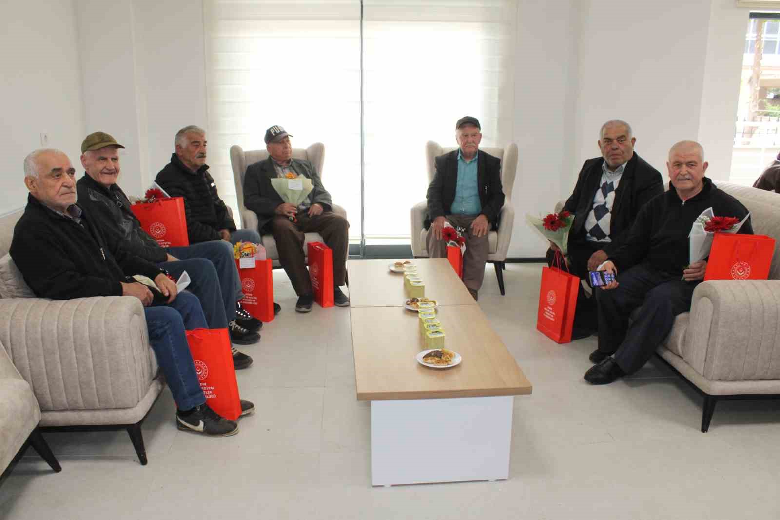 Yapımı tamamlanan Aydın Huzurevi ilk yaşlı kabulünü gerçekleştirdi
