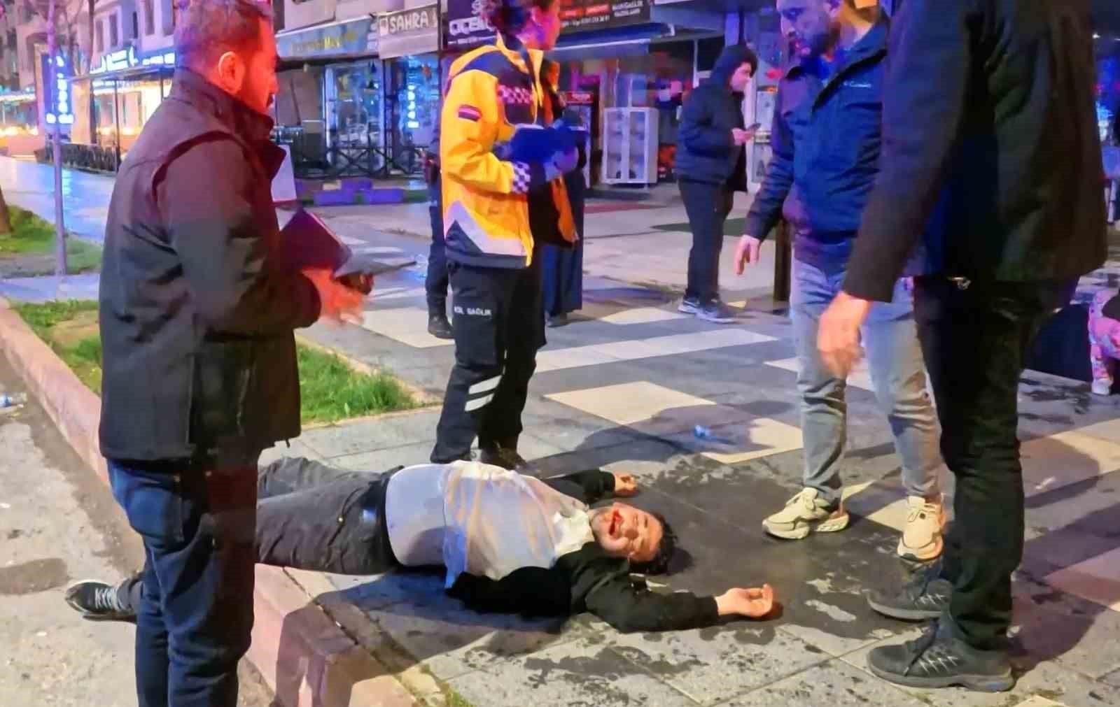 Yaralı oğlunun başındaki annenin feryadı yürekleri dağladı
