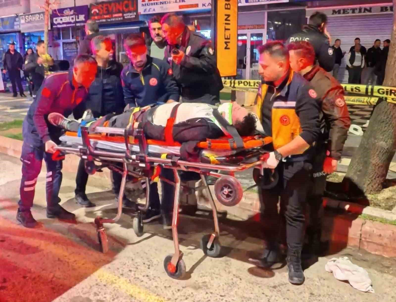 Yaralı oğlunun başındaki annenin feryadı yürekleri dağladı
