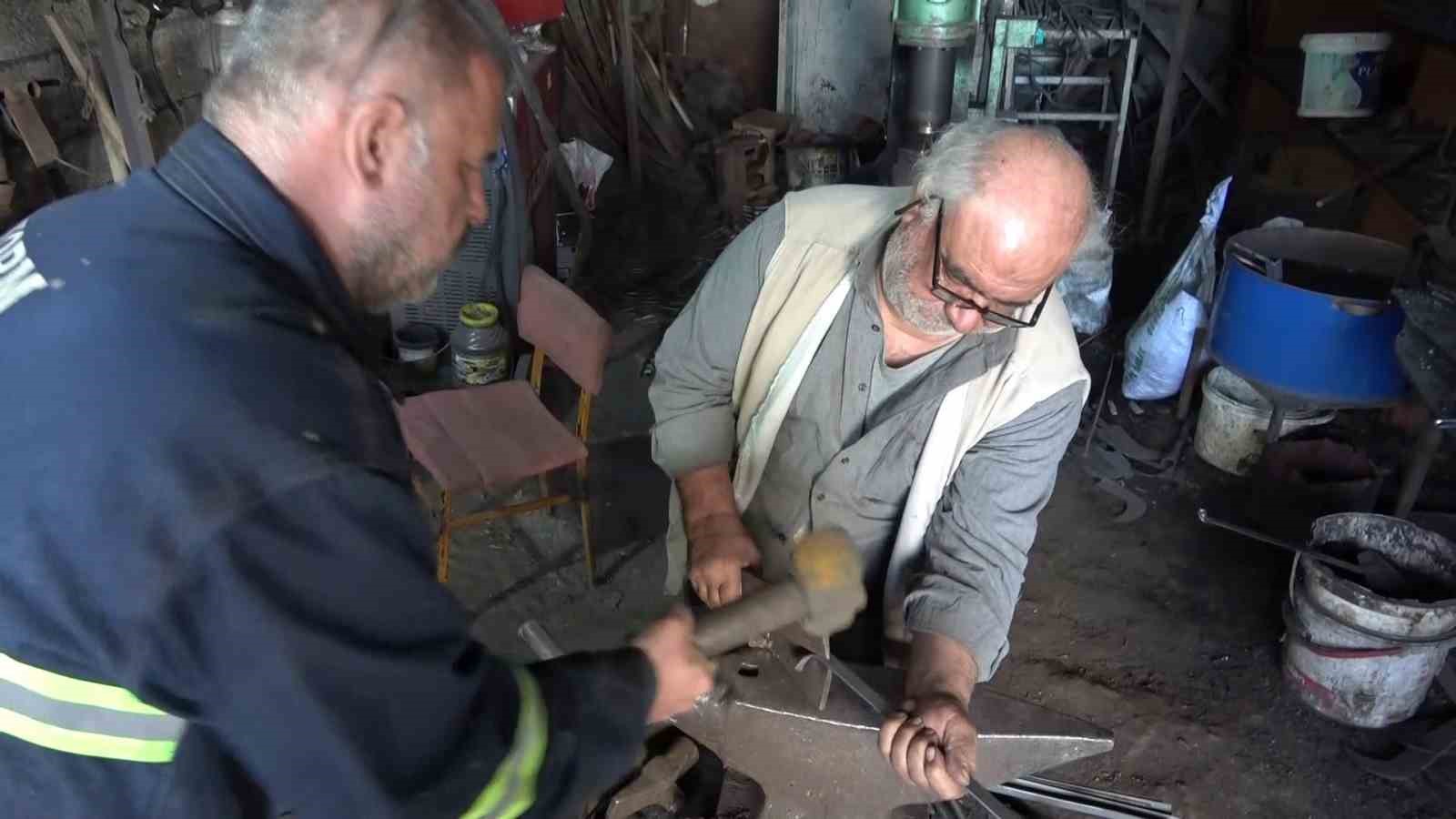 Yarım asırdır demire şekil veriyor
