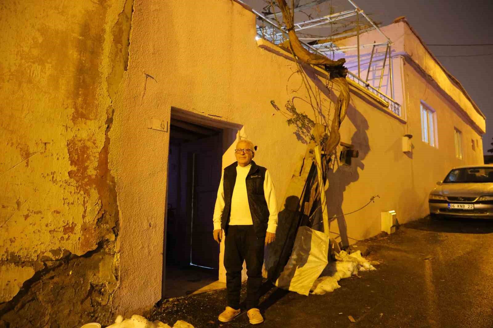 Yarım asırlık birlikteliği deprem bitirdi, eşini ve torununu unutamadı
