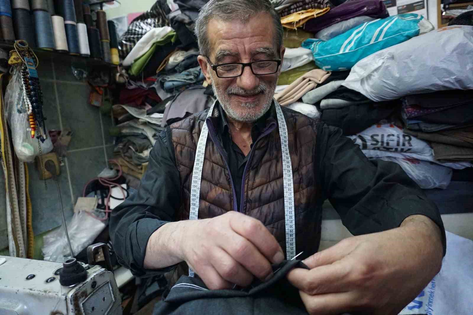 Yarım asırlık emektar terzi hazır giyime karşı zanaatını yaşatıyor
