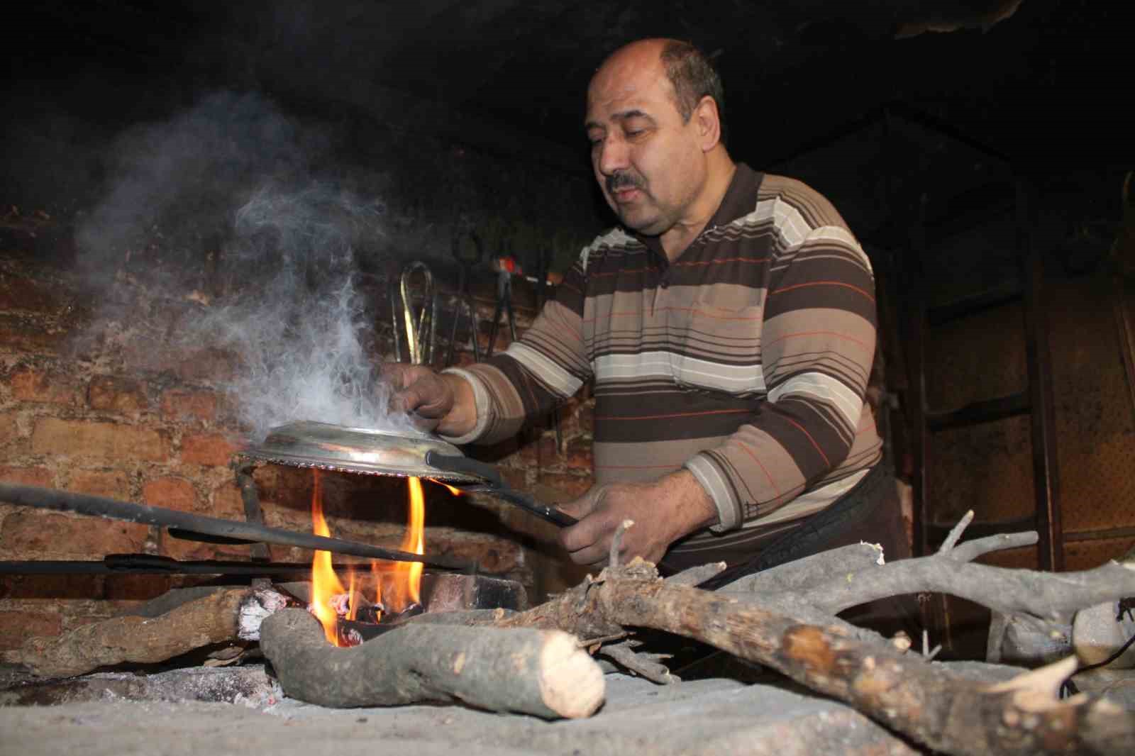 Yarım asırlık kalay ustası ‘çırak’ sıkıntısına dikkat çekti
