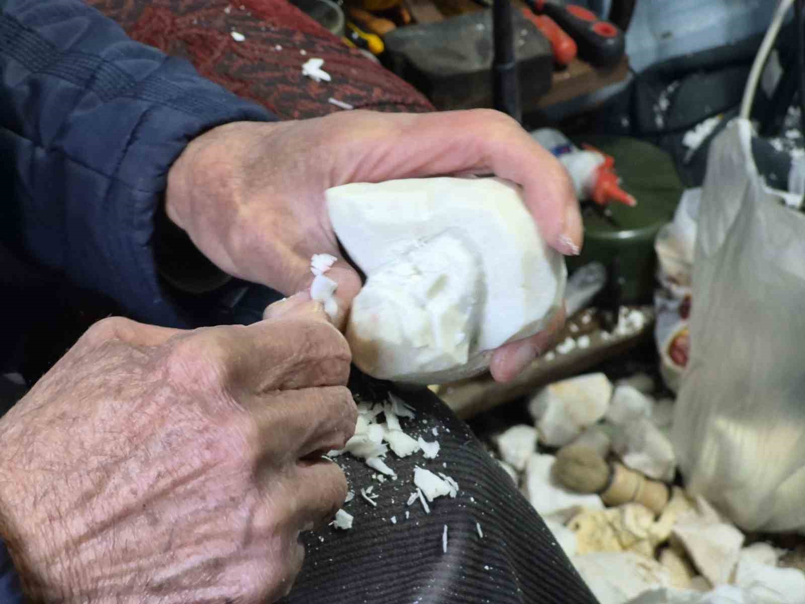 Yarım asırlık lületaşı ustası emekli oldu ama mesleğinden kopamadı
