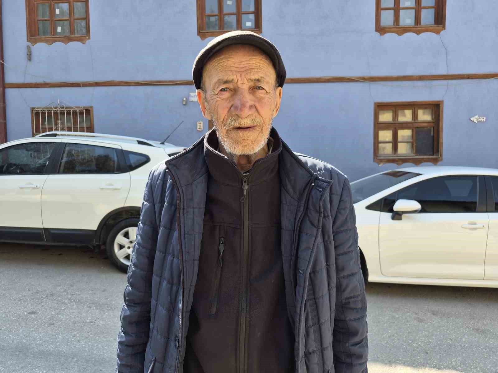 Yarım asırlık lületaşı ustası emekli oldu ama mesleğinden kopamadı
