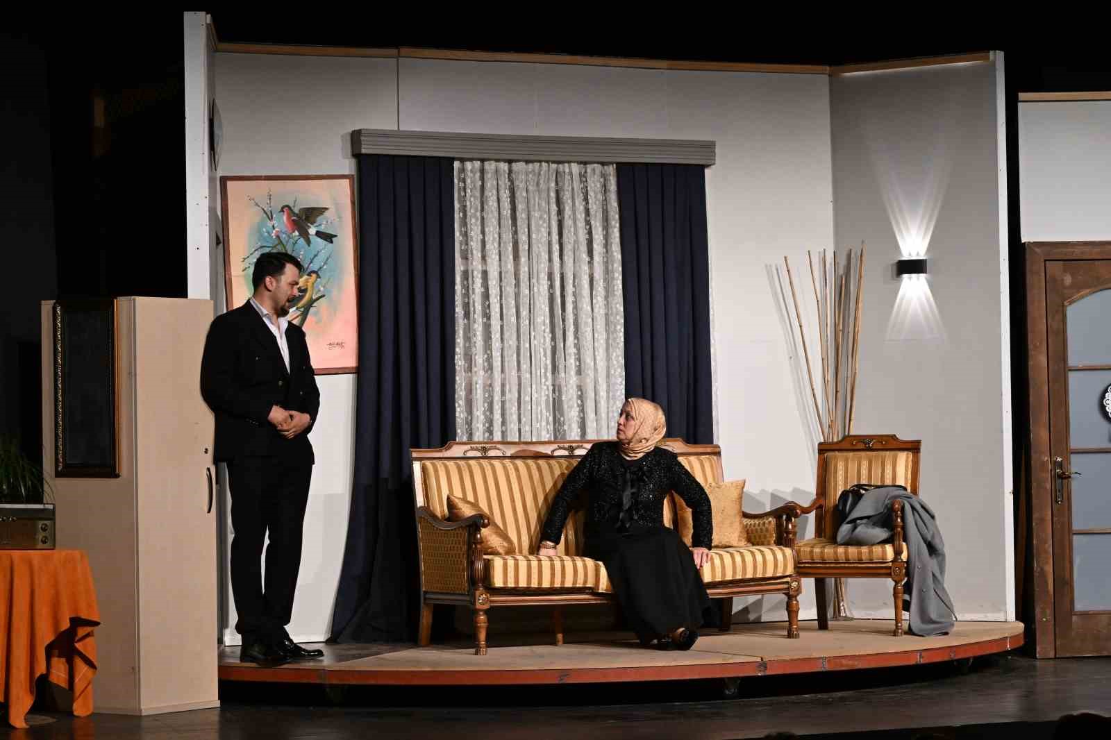 "Yarınlara geç kalmadan" ayakta alkışlandı
