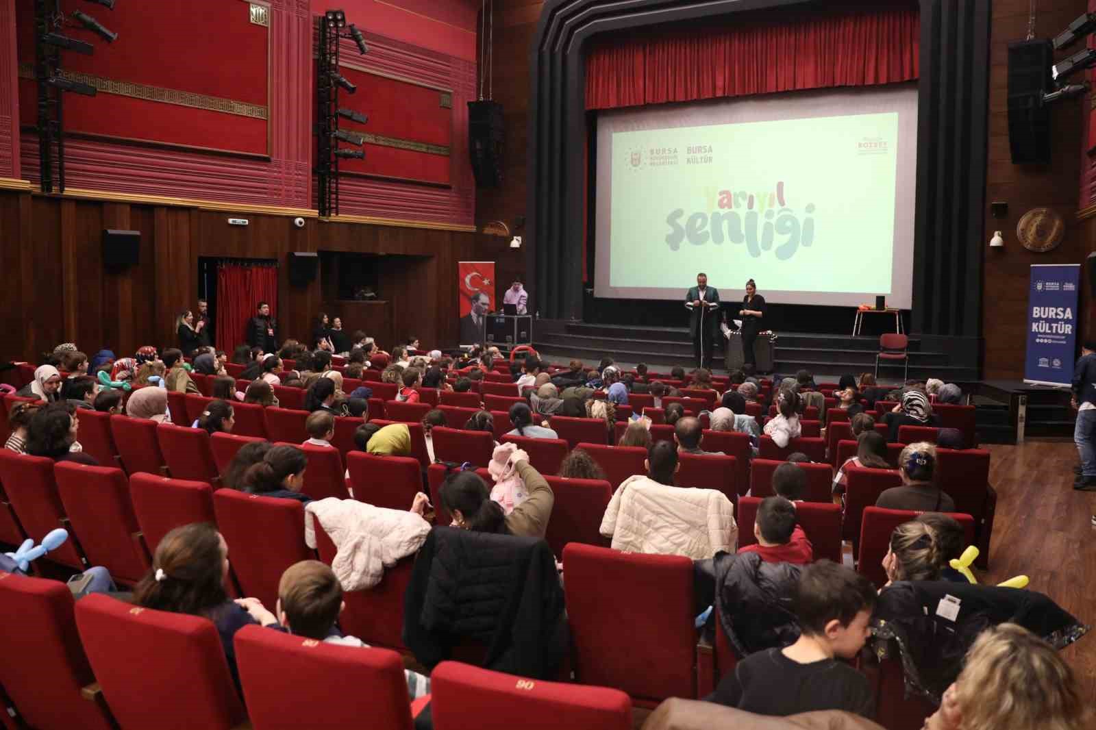 ’Yarıyıl Şenliği’ne renkli final
