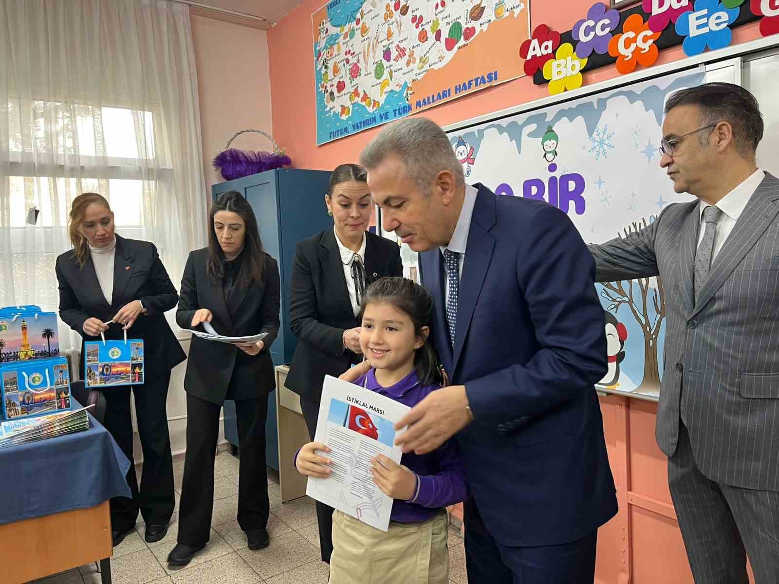 Yarıyıl tatili başladı, İzmir’de 721 bin 862 öğrenci karne sevinci yaşadı
