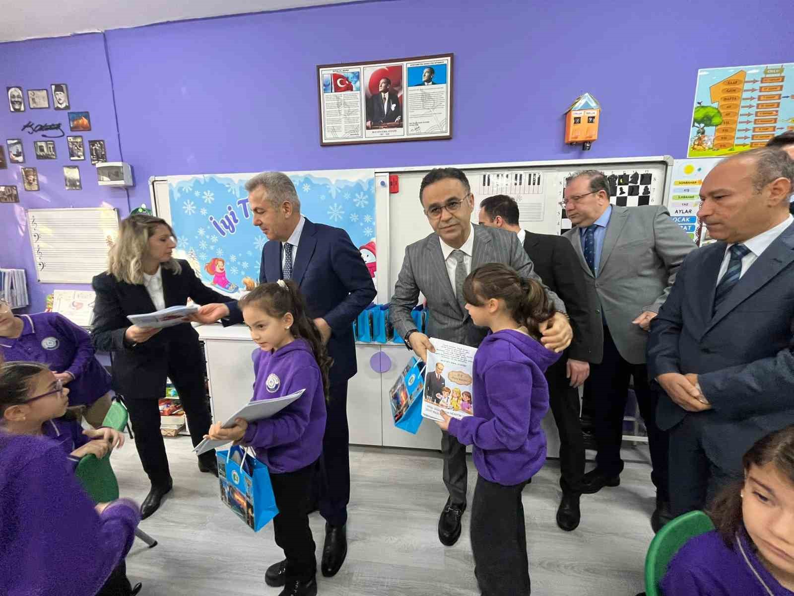 Yarıyıl tatili başladı, İzmir’de 721 bin 862 öğrenci karne sevinci yaşadı
