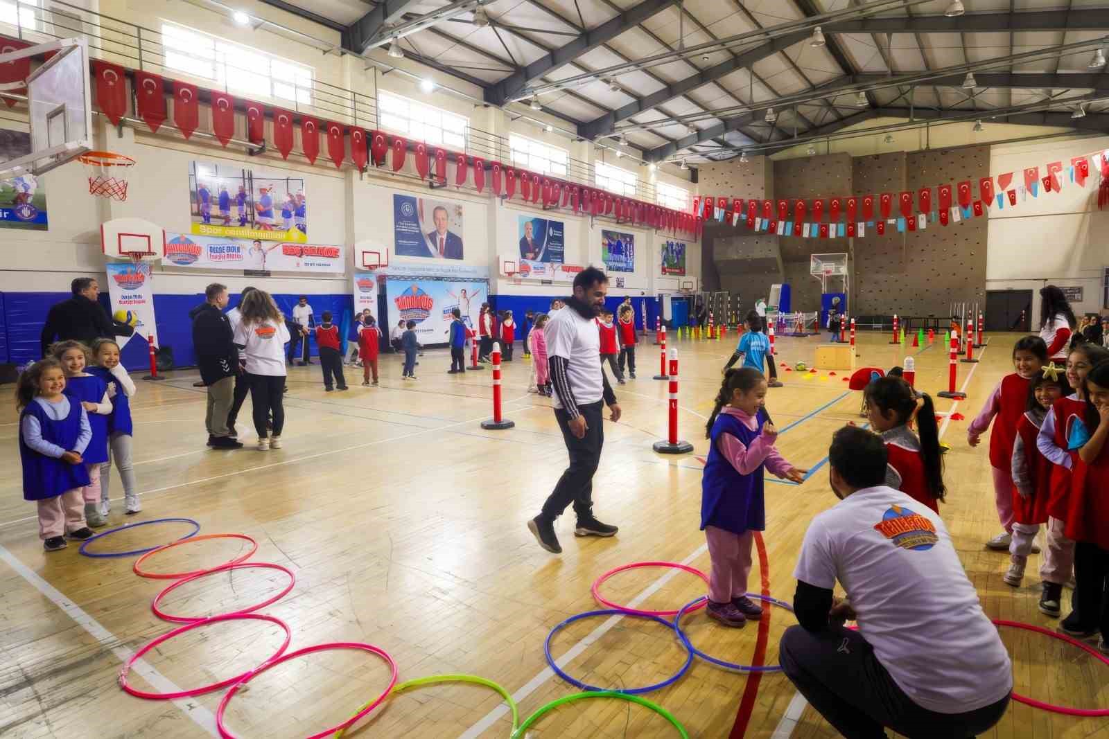 Yarıyıl tatili Ümraniye’de spor, kültür ve bilimle renkleniyor
