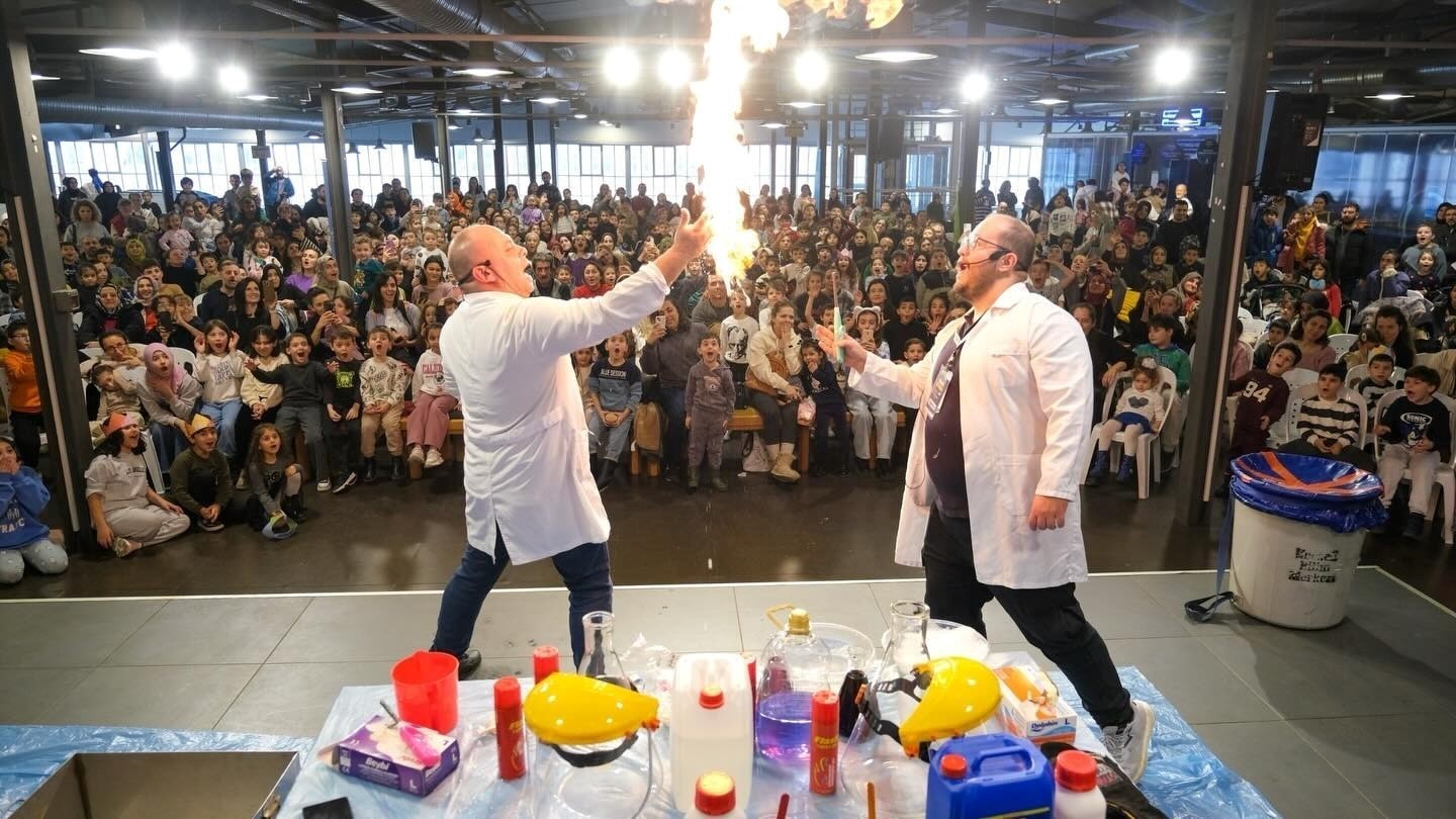 Yarıyıl tatilinde Bilim Merkezi’nde eğlence dorukta
Yarıyıl tatilinde Bilim Merkezi’nde eğlence dorukta