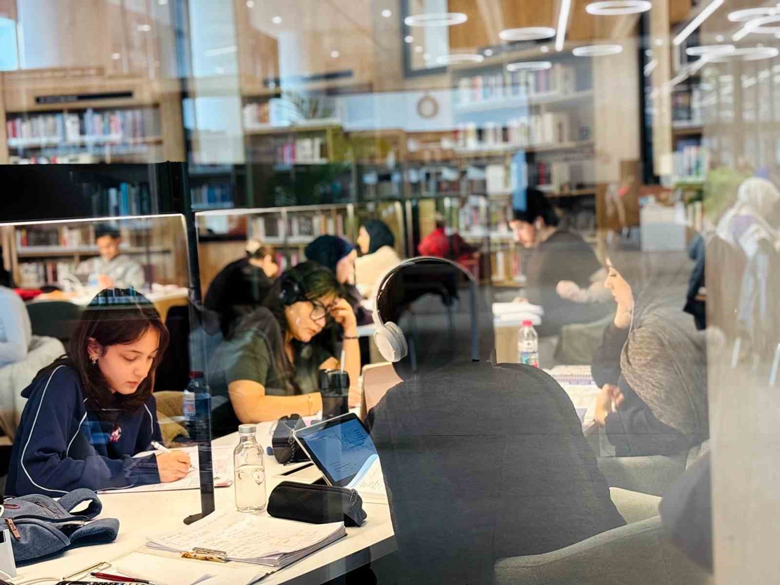 Yarıyıl tatilinde kütüphaneler gençlerin tek adresi haline geldi
